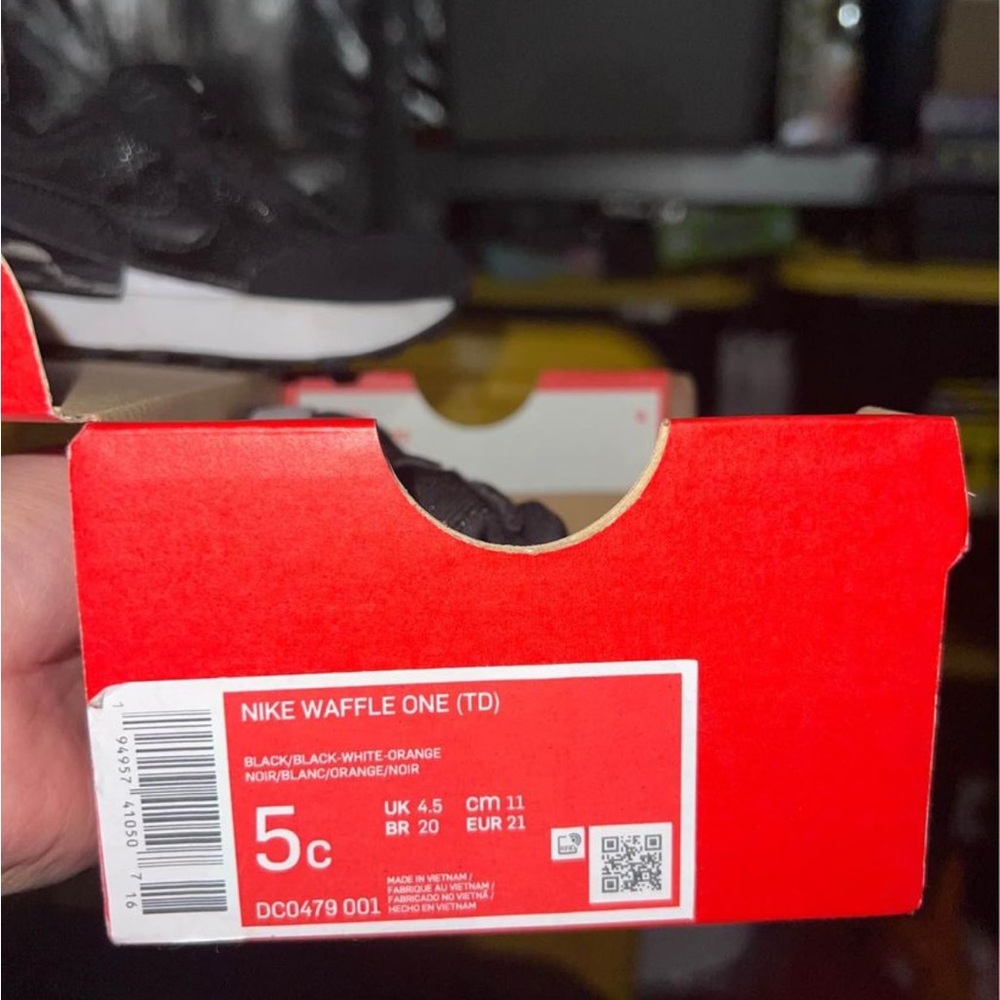 Nike waffle one size 5c
